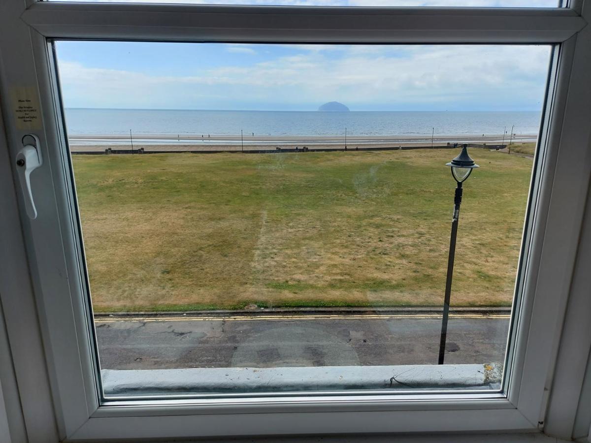 Girvan Guest House Εξωτερικό φωτογραφία